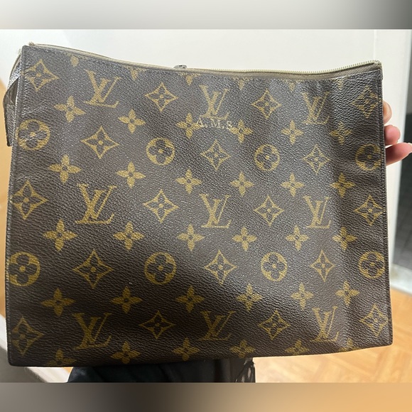Louis Vuitton Toiletry Pouch - Picture 10 of 10